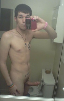 nudemanpost:  See more nude gay cam boys who love to show off cocks at Gay Cam Shows 