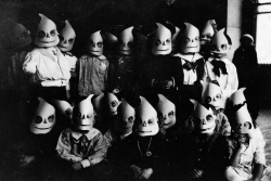the-absolute-best-posts:  Creepy Halloween Kids c. 1920s-1950s 