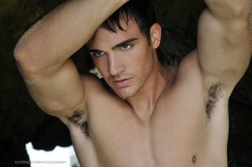 stars-garters:  Wednesday is the pits featuring: Justin Clynes, Manuel Vega, Mario Ermito, Mike Stalker, Nick Bateman, Philip Fusco and Sam Finn  Fuck I love pit hair!