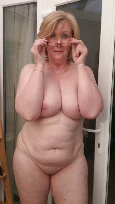 idirtyoldfucker:  olgrlz66:  Luv to get all this jiggling  Sexy sexy   Flab can be oh so sexy!!!Meet your flabby senior playmate here!