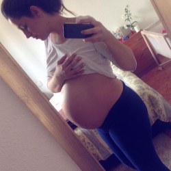 maternityfashionlooks:  ’ “40 weeks my princess” From @beatrizarancew ’ TO BE FEATURED HERE: 1. Send your best preggy pics by kik or email (no collages, bare belly) 2. Add a caption 3. Add your instagram username ’ kik/ babybellyblog email/