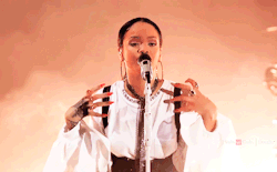 promiseland:    Rihanna -  Love On the Brain     Live at Global Citizen Festival 2016  