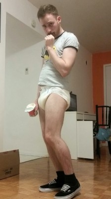 thelittlevryk:  @growing-boysxl let me get into the cake and icing 
