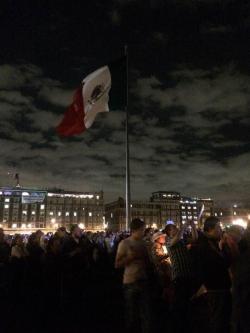  Yesterday evening, approximately 50,000 students from dozens of universities and other supporters met at the the heart of Mexico City,  for the “A light for Ayotzinapa” march that culminated at the Zocalo, the city’s main square. A rising wave