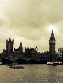 cloudy-dreamers:  London is the only place