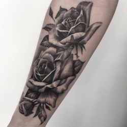 Black n Gray Roses