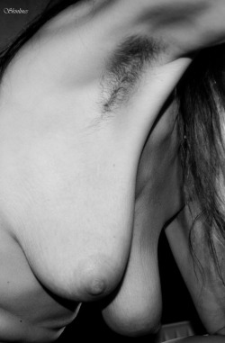 felmcyber-hairy-armpits: skinlines: © Skinlines
