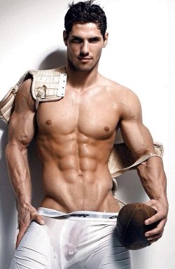 italian4fun:  Hot football player without a shirt, but carrying his ball.  Maybe there’s a wet football pants contest coming up?  If not, we can start our own!!!