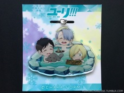 yoimerchandise: YOI x empty Chara-Forme Big Acrylic Key Holder (Hot Springs) Original Release Date:May 2017 Featured Characters (4 Total):Viktor, Yuuri, Yuri, Makkachin Highlights:This adorable large acrylic was sold individually due to its size. I’m