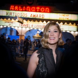 gonegirlbyeee-blog: A fan outside the Arlington Theatre asked Rosamund Pike what she liked about Santa Barbara. Her answer: the Mexican taqueria La Super Rica. A woman after my own heart! She was here tonight to accept the Santa Barbara film fest’s