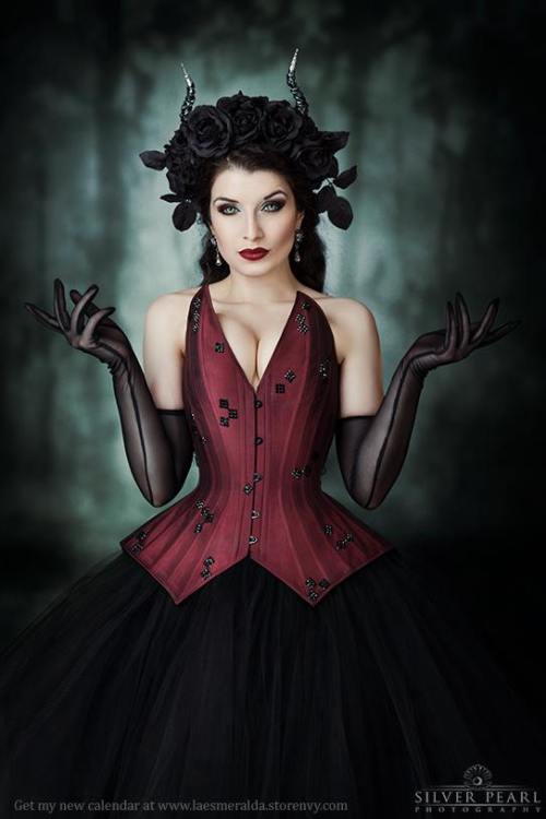 gothicandamazing:   Model: La Esmeralda  Photo: Silver Pearl Photography Corset: Damaris LuhnHeaddress: MyWitcheryEarrings: Alchemy GothicLenses: Samhain Contact LensesAssistance: Elisanth     Welcome to Gothic and Amazing | www.gothicandamazing.com