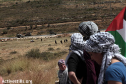deemzbeamz48:   Palestinian Women in demonstrations against the occupation and the blockade of the Gaza Strip 