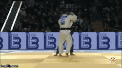 juji-gatame:  What a beast! This is going to be without a doubt one of the best ippons of 2015!Margiani (GEO) throws in Sode-Tsurikomi-goshi Sargsyan (ARM) in the Tbilisi Grand Prix 2015.We are talking about guys that fight in the -81kg category! 
