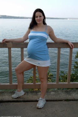 pregnant-extremefuck:  A pregnant woman makes you horny? I will satisfy you! Click Here!