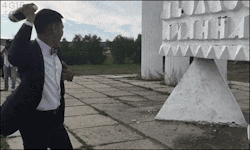 bang-a-raaaaang:  4gifs:  Wall used counter-attack. It was super effective!  That shockwave was beautiful. 