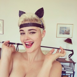 make-me-mister:  stefaniamodel:  I am pussycat, hear me roar! #meow 😺 getting pumped to do some exciting shoots this weekend in London Town 😽  Jesus Fuck, that face 