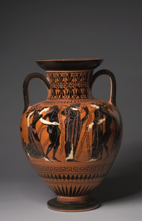 cma-greek-roman-art:  Neck Amphora, Painter of Berlin 1899, 515, Cleveland Museum of Art: Greek and Roman ArtThe amphora was one of the most popular vase shapes towards the end of the 6th century BC. The expansive belly of this vase is well-suited to