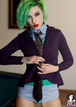 enscenic:  hypno-sandwich:  sglovexxx:  Hexe Suicide - Why So Serious? https://suicidegirls.com/girls/hexe/album/2261859/why-so-serious/  @enscenic for pool reasons….  I…had to look at it several times before I even noticed the pool table… 