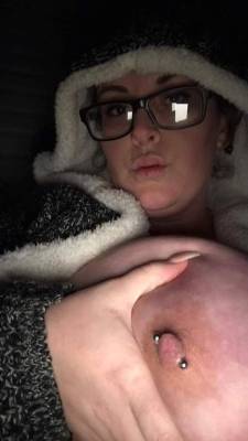 50chipz:Gorgeous Snow Queen with heavy huge tits 2 feed on 😍 😍 ♥ ♥ ♥