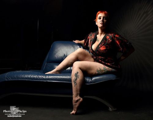 As I said in the previous post the behind the scene video wasn’t capturing the play of light i was using during this reunion shoot with Faith @pinkpixies7  #faith #tattoo #ink #sensuality #photosbyphelps #cleavage #baltimore #baltimorephotographer I