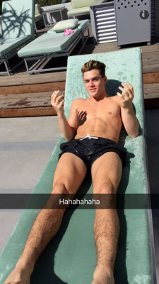 male-celebs-naked:  Ethan Dolan via SnapchatSubmit HERE  ←More Celebs HERE  ←