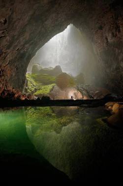 xstayx-xclassyx:    Son Doong Cave, The Biggest