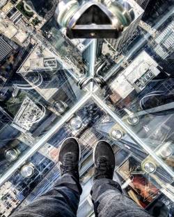 Life is to be lived outside of your comfort zone. (Took the step for some great @lifetimeabroad footage)  #mattblum #chicago #skydeck #onesmallstep #travel #wanderlust #adventure #lifestyle #lifetimeabroad #live #love #life #shoes #view #photography #phot