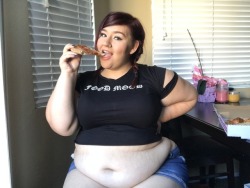 stuffingkit:Watch me boat my belly with an ENTIRE Pizza and soda! My belly starts out soft and doughy and by the end its so full and firm its a strain to move!