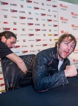 rwfan11:wwefanatic91:  Why is this man sticking his hand in Dean’s ass? I’m a lil confused and concerned. 😆🙈🙊   …..“And they call me a slut?! I mean who gets fingered at a signing!” - Seth Rollins