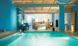 creativehouses:  White Cozy Bedroom and Pool