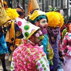 I love #NewOrleans &amp; I love #mardigras!!! Colorful costumed characters in the #frenchquarter #MardiGras2015 #carnival #fools #clowns