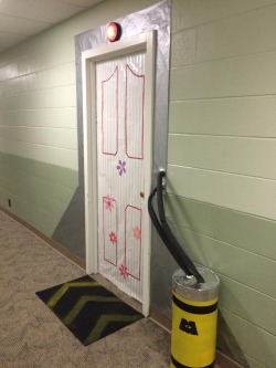 thankyou-bassgoddess:  cinnamonsmind:  madwoman-without-a-box:  My friend turned her dorm door into Boo’s door from Monster’s Inc and it’s hella cool.   thankyou-bassgoddess why didn’t we think of this???  cinnamonsmind it’s so cute!