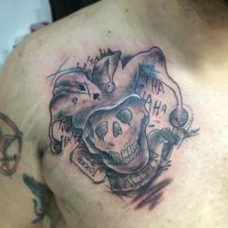 #Tattoo #tatuaje #tatu #tatus #tattuajes #tattoos #joker #guason #arlequin #venezuela #colombia #lara #barquisimeto #pecho #sombras #sadows  (en Old Skull Tattoo Studio)