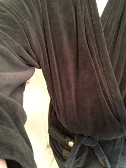 muppetz540:  bolt-carrier-assembly:  badger-actual:  just-remington:  sig-slinger:  @just-remington you aren’t alone. Robe carry is necessary. From the shower, everything sounds like a home invasion and I ain’t tryna die nekkid!  ^This guy gets it!