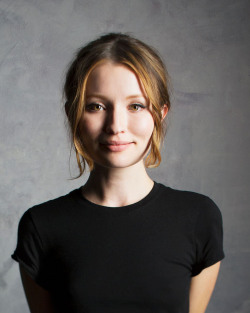 emilybrowningfans:  Emily Browning photographed by Jay L Clendenin for the LA Times - HQ Outtakes   September 25, 2015 in Toronto, Ontario (TIFF)
