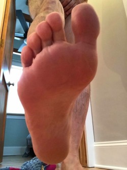 paulsbunion:  Yea…put that foot in my face, daddy!