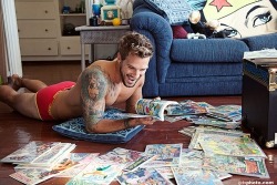 ionsource:  A comic book and video game lover is the perfect boyfriend…and that body won’t hurt!