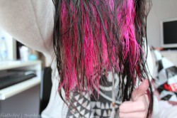 dis0rder:  the pink is so bright! I love