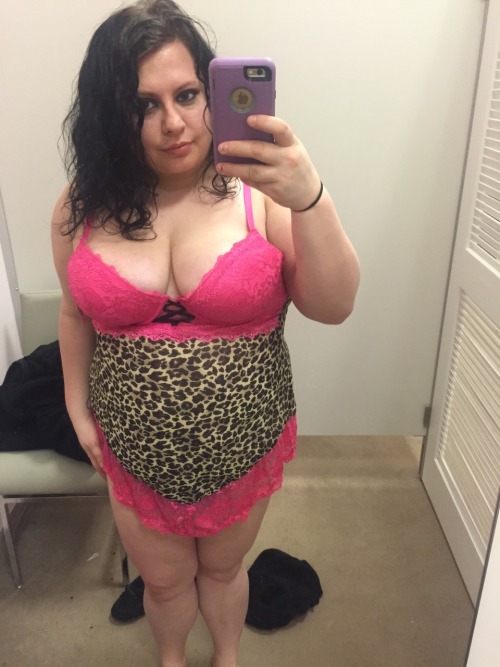 chubbysammiejane:  Which one do you like better?  Both look great on