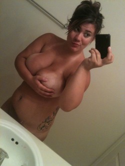 sexy-chubby-girl:  More sexy chubby girl on http://ift.tt/1hU2t8O BBW pictures Submission welcome 