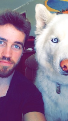 menandtheirdogs:  zachcpatton: Selfies with my love, Maple, again!