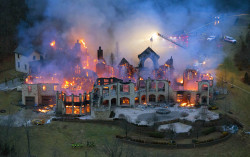 92x:  destroyed-and-abandoned:  Four million dollar mansion burns to the ground in Ohio Article   where’s count olaf