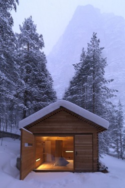 alphadaddydom:nonconcept:Cozy Mountain Cabin, located in San Vigilio di Marebbe, Italy by EM2 Architects. (Photography: Mads Mogensen)Ummmm….this is perfect.  