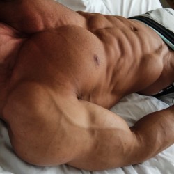 musclerod8888:  Grind yr ass on those mr….
