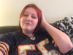 scarletslutmolly:  This is how I watch football.