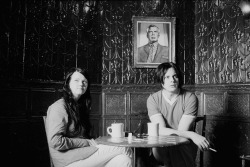 theaterforthepoor:Jack and Meg White in “Coffee and Cigarettes” / dir. Jim Jarmusch / 2003