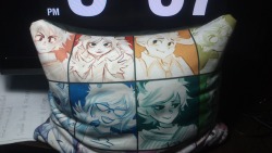 luckianotoreador:  A small pillow using one of ikimaru’s drawings  ahh it looks cool as pillow! 8&rsquo;)