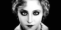dessinnoir:Metropolis (1927)  “For her, all seven deadly sins!”