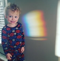 chrisprattdelicious:    prattprattpratt This morning Jack found a rainbow on the wall. I honestly couldn’t figure out where it was coming from which according to science means it’s some sort of portal. You ever see Stargate? Exactly. We were careful