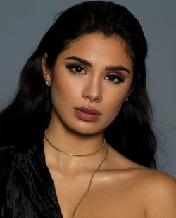 buskerlenny:  Diane Guerrero photographed by Magdalena Niziol I have a strong beauty background and I really wanted to capture Diane  in a way that meshed my love for beauty photography with her personality  and strengths. Diane is a striking, strong